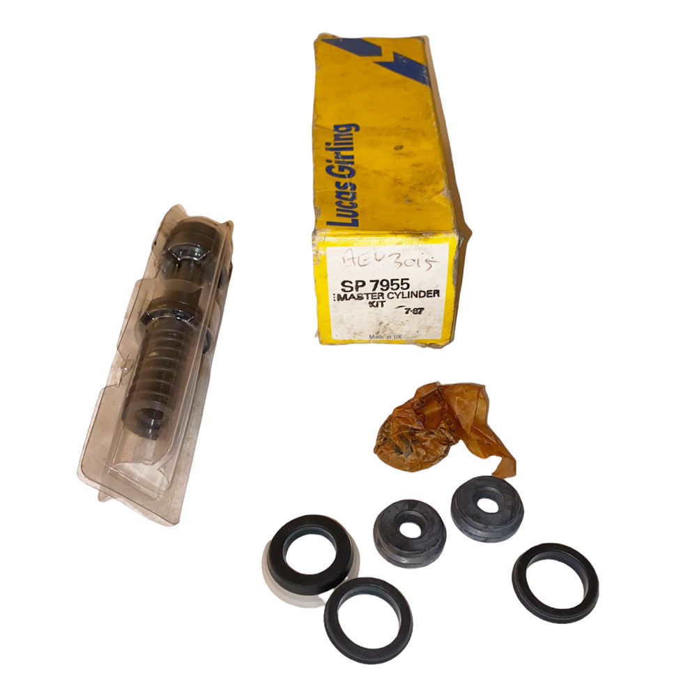 Repair Kit for Master Cylinder NRC8690 110 to 1990 AEU3015